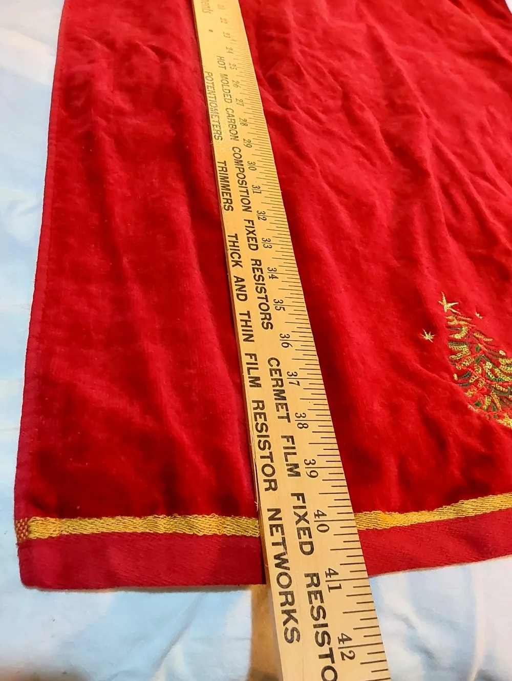 N/A festive red